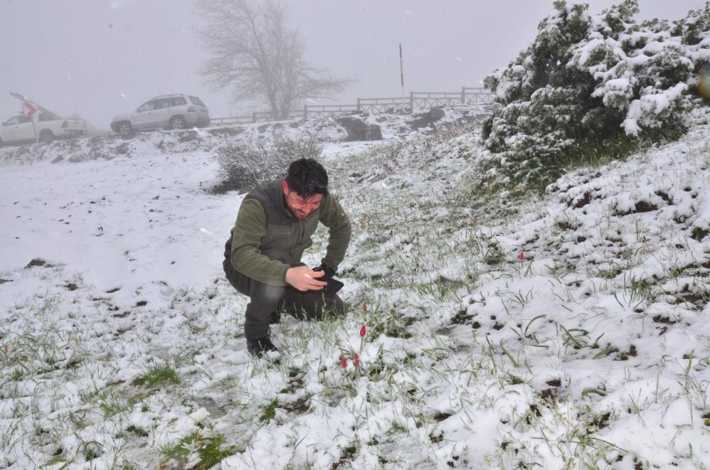 Hava sıcaklıkları düştü: Her yer beyaza büründü Bu aylarda buralarda kar görmek zor