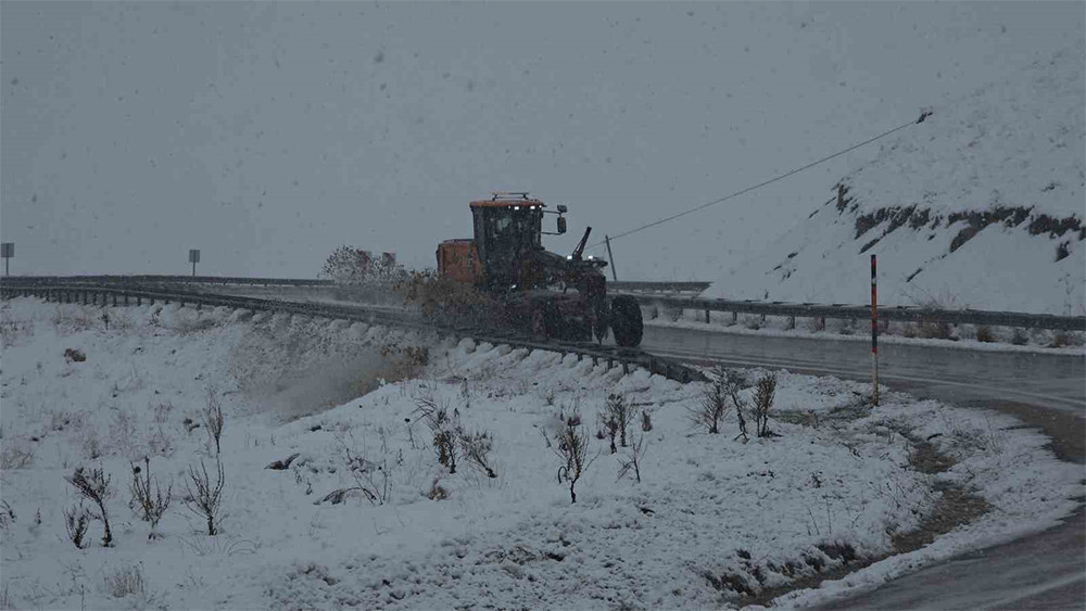 Hava sıcaklıkları düştü: Her yer beyaza büründü Bu aylarda buralarda kar görmek zor