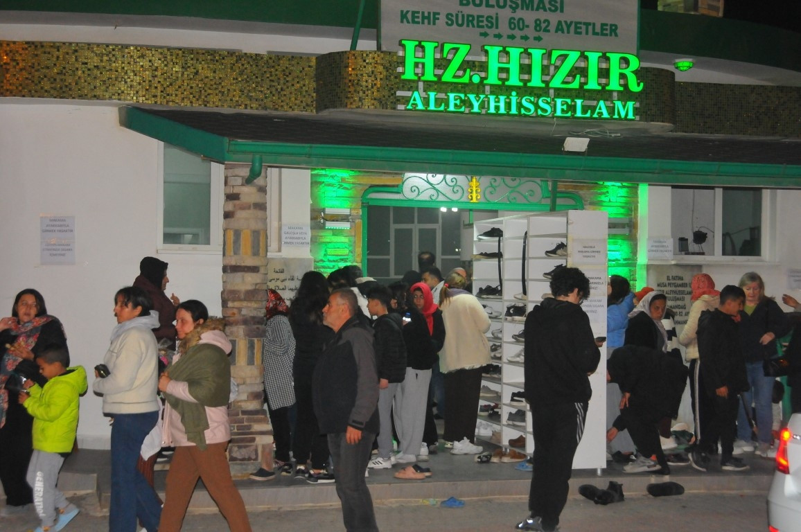 Her yıl aynı tarihlerde ziyaretçi akınına uğruyor... Farklı illerden gelenler de var: Büyük bir manevi önem atfediliyor