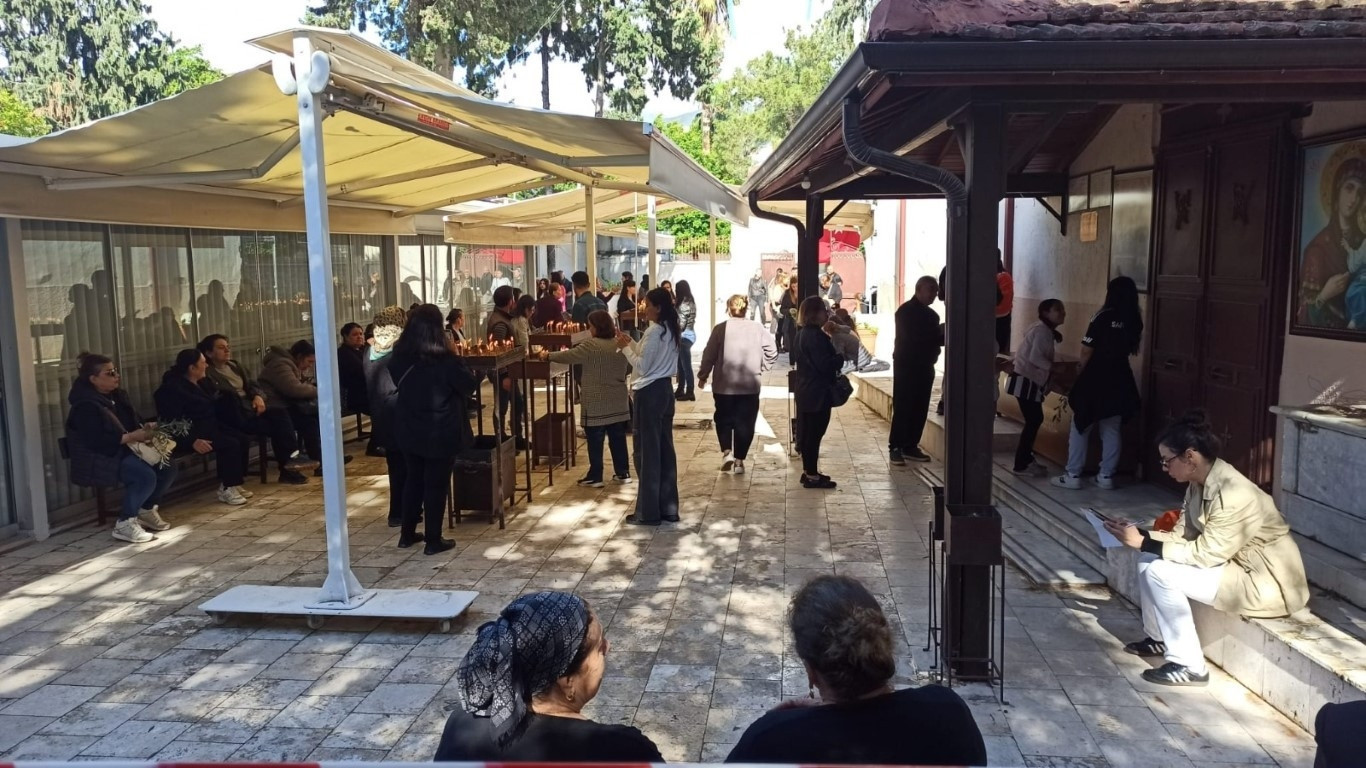 Her yıl aynı tarihlerde ziyaretçi akınına uğruyor... Farklı illerden gelenler de var: Büyük bir manevi önem atfediliyor