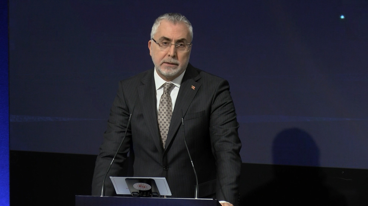 Bakan Işıkhan: Çalışan annelerimizin yanında olmaya devam edeceğiz