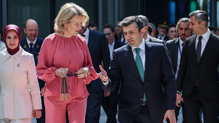 Belçika Kraliçesi Mathilde Baykar’ı ziyaret etti