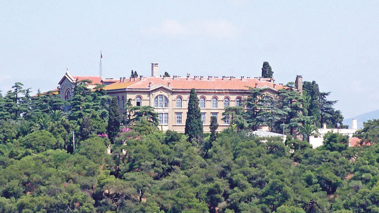 HEYBELİADA RUHBAN OKULU NEREDE