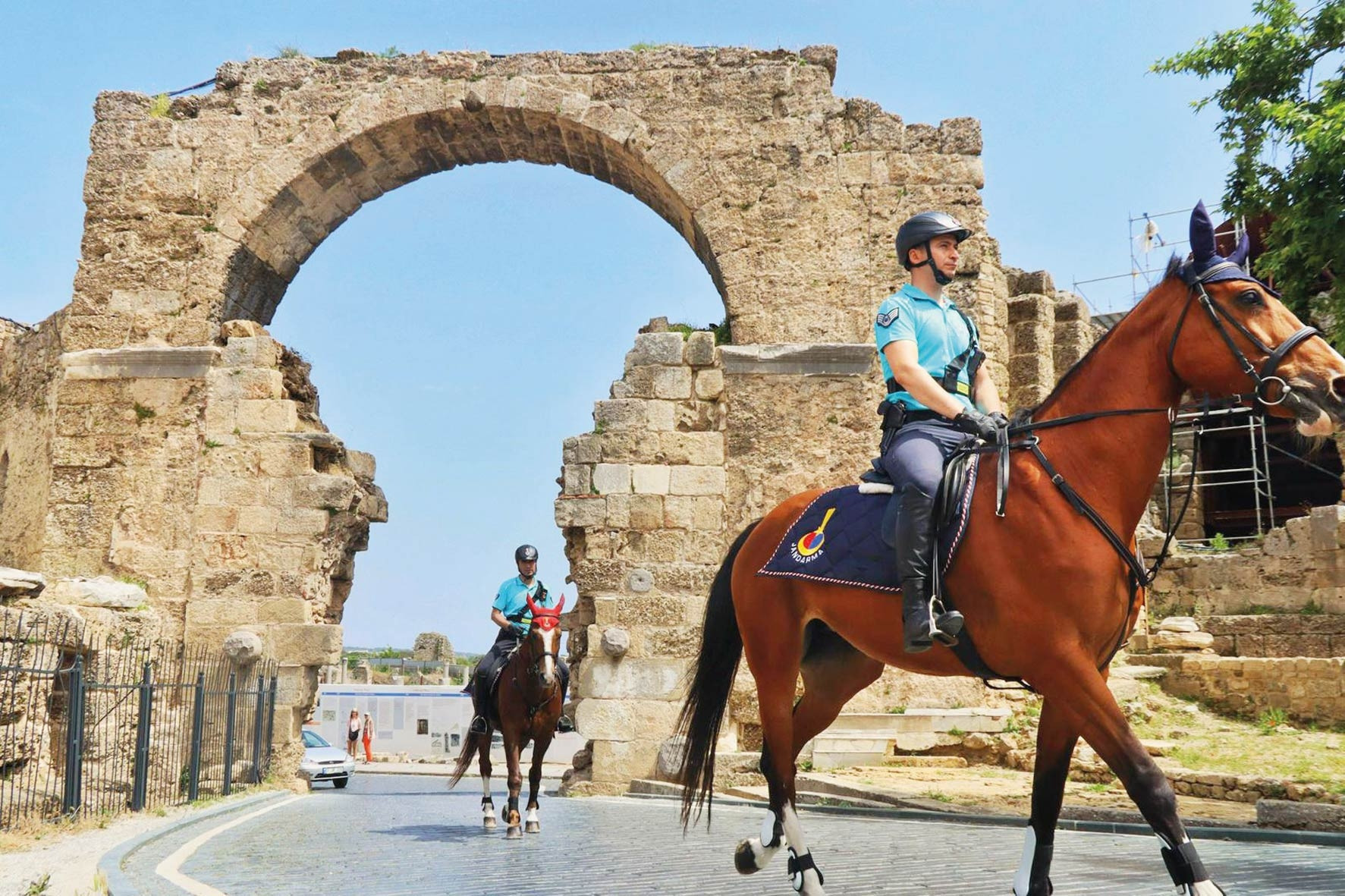 Antik kentin atlıları