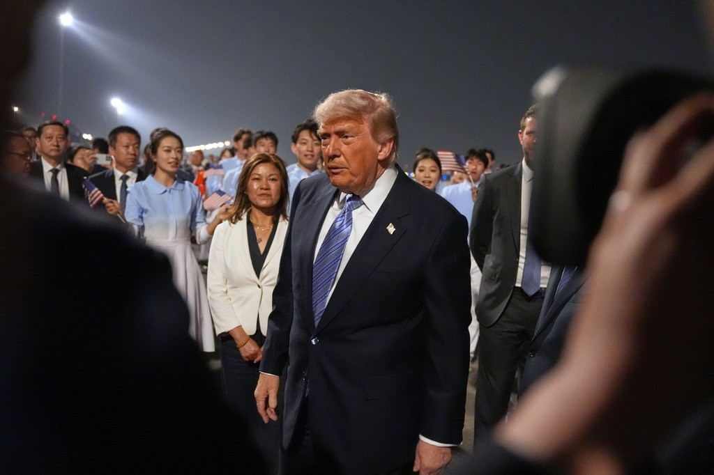 Trumptan Çine kritik ziyaret