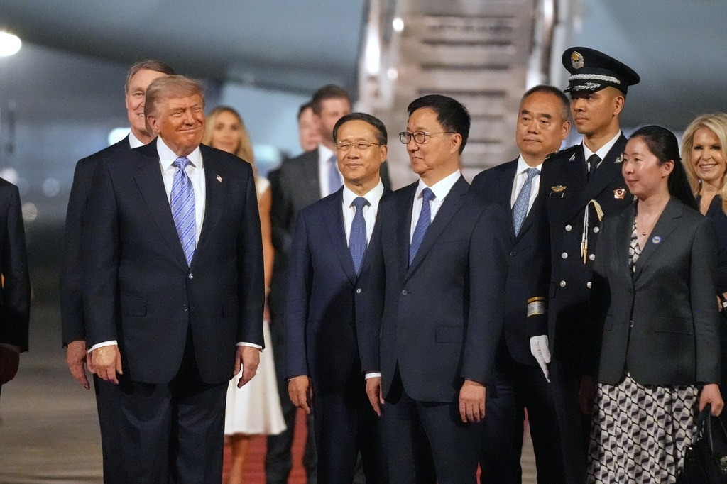 Trumptan Çine kritik ziyaret