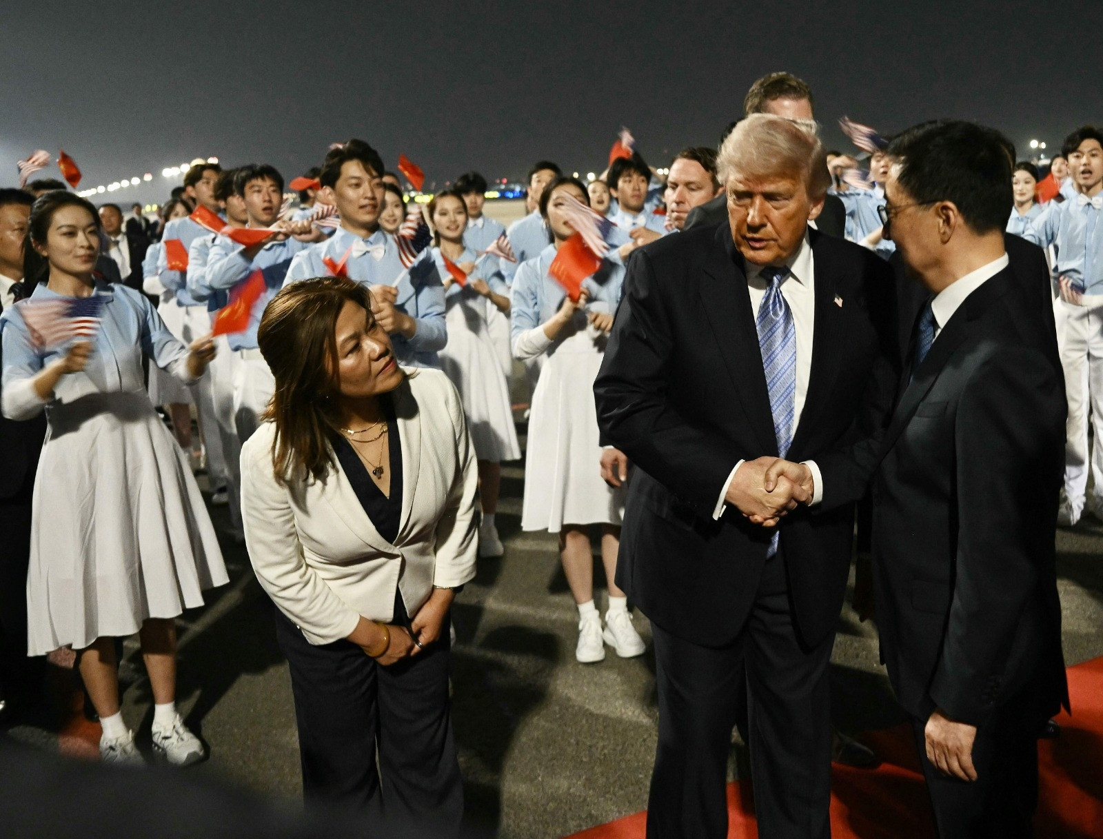 Trumptan Çine kritik ziyaret