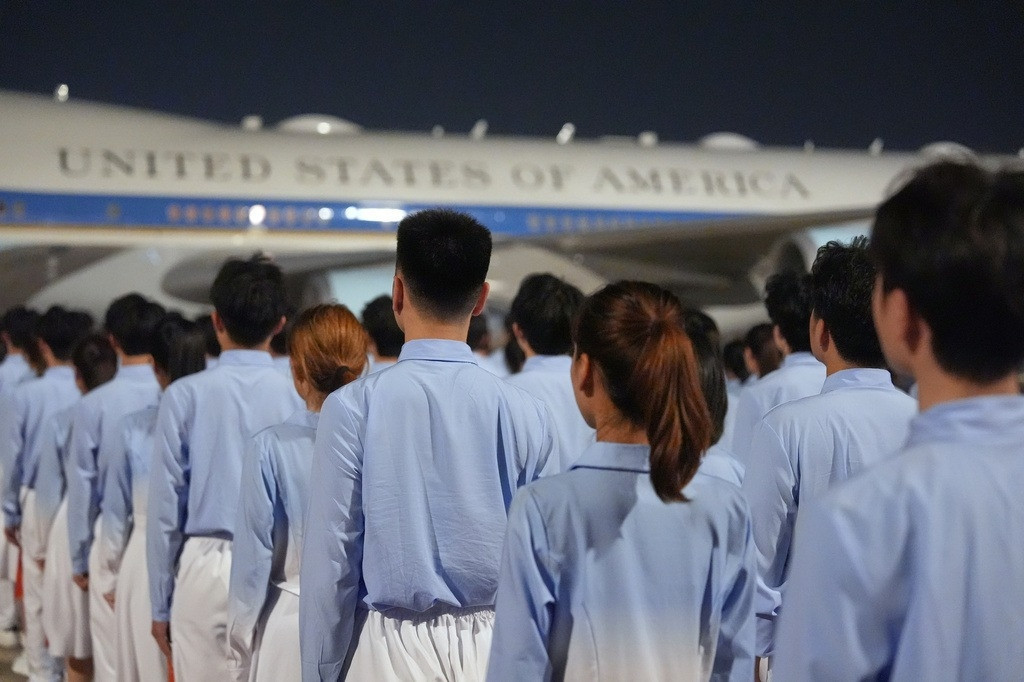 Trumptan Çine kritik ziyaret