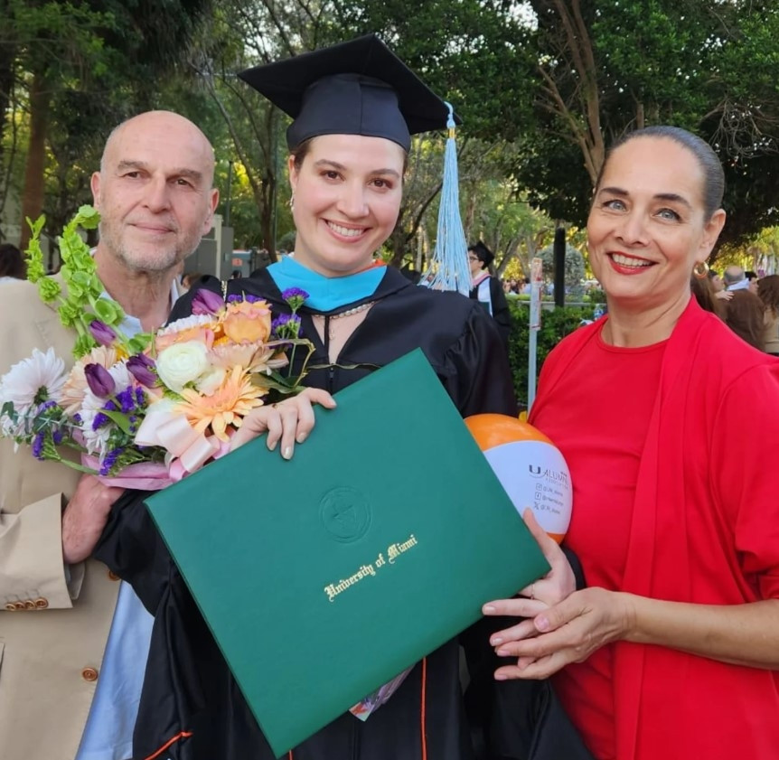 Eski manken Neşe Erberkin kızı psikoloji diploması aldı