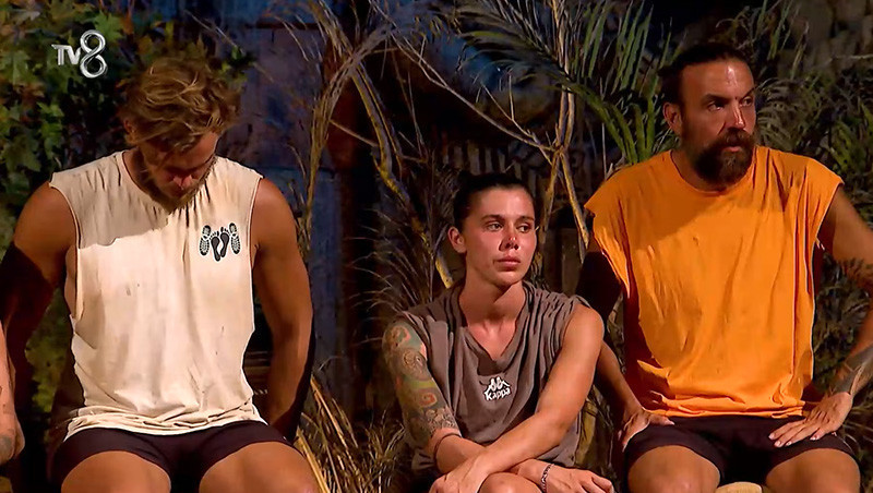 SURVİVOR ELEME ADAYI KİM OLDU 17 MAYIS 2026 PAZAR | Dün akşam Survivor son bölüm eleme potasına kim gitti, dokunulmazlık oyununu hangi takım kazandı Kırmızı takımda büyük yenilgi... İşte Survivor 2026 Ünlüler Gönüllüler eleme adayları