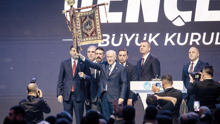 Bahçeli gençlere seslendi: Korkmayacaksınız savrulmayacaksınız