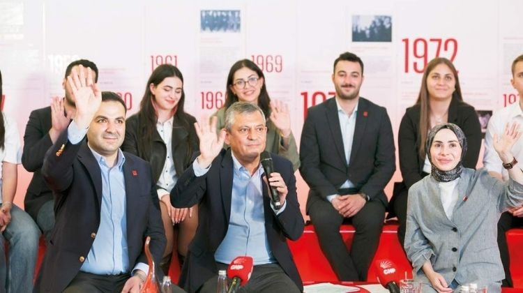 Özel gurbetçi gençlerle buluştu
