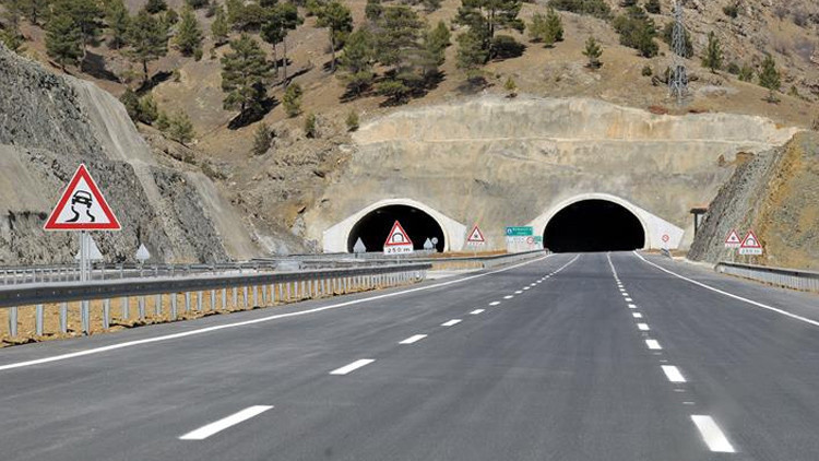 BAYRAMDA KÖPRÜ VE OTOYOLLAR HANGİ GÜNLER ÜCRETSİZ Köprü ve otoyollar ne zaman ücretsiz, kaç gün 2026 Kurban Bayramı, Arefe Günü köprüler bedava mı, Avrasya Tüneli, Osmangazi Köprüsü ve Kuzey Marmara ücretsiz mi, kaç gün ücretsiz