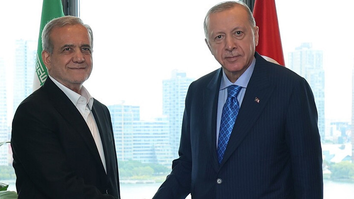 Cumhurbaşkanı Erdoğan, İran Cumhurbaşkanı Pezeşkiyan ile görüştü