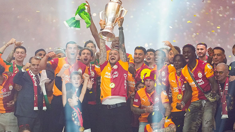Galatasaray'dan ezeli rakiplerine görülmemiş fark!