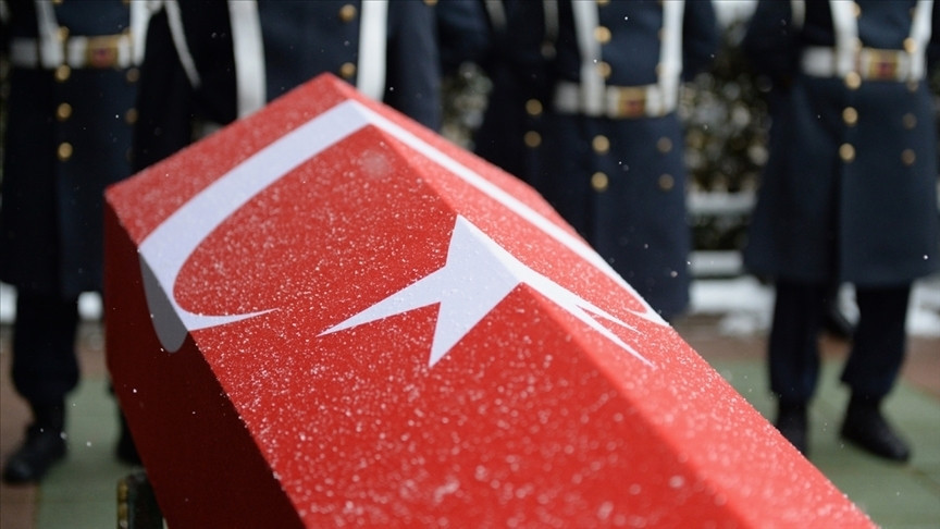Trafik kazasında yaralanan polis memuru şehit oldu