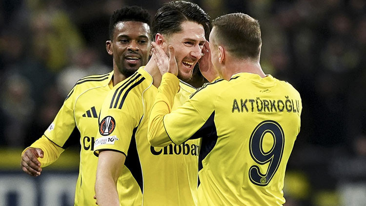 Fenerbahçe'de ayrılık ihtimali! 3 talip var