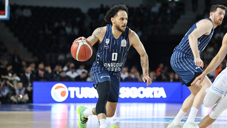 Anadolu Efes, Basketbol Süper Ligi'nde yarı finalde!