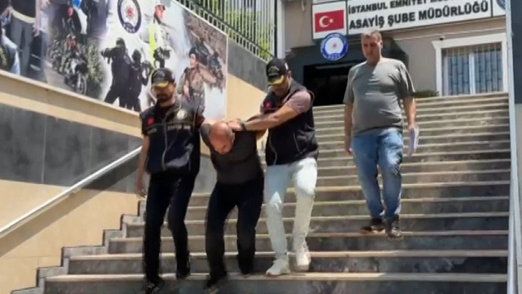 'Bana güldünüz' kavgasında olayı merak edip sokağa çıkan kadın öldü