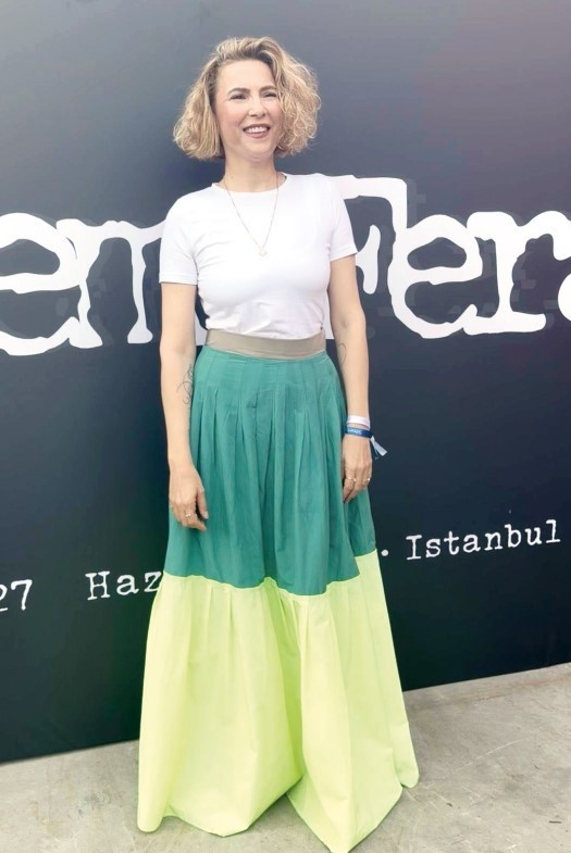 Dinlerken ağladım
