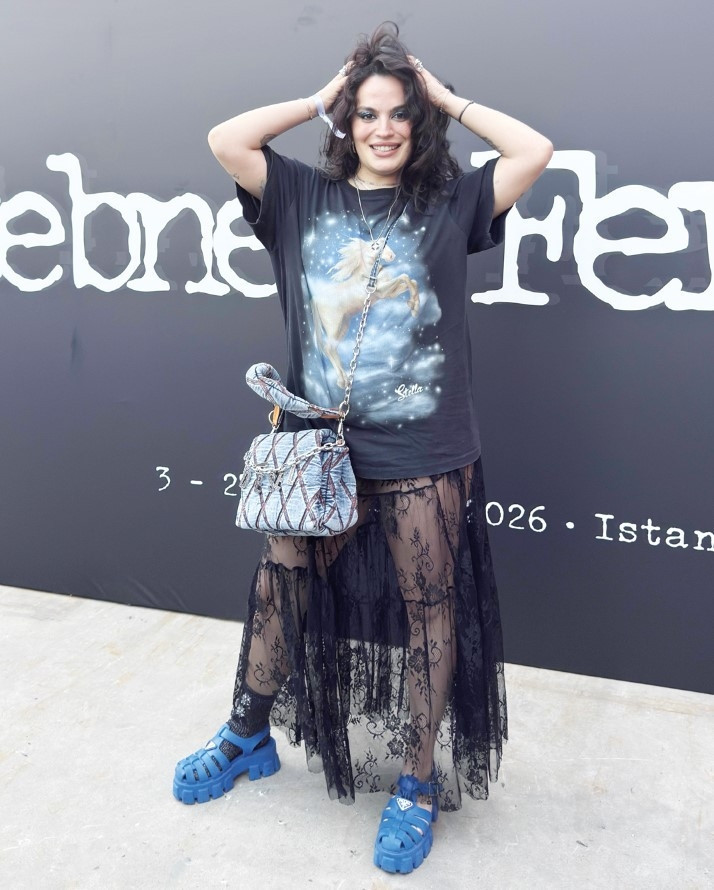 AYAĞIMI BURKTUM