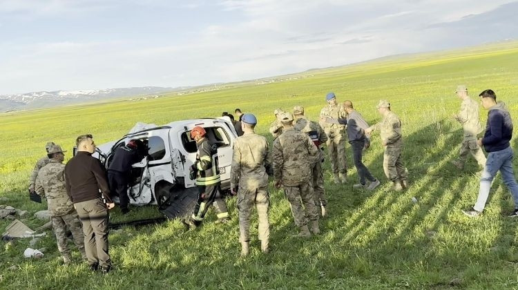 Feci kaza… Ticari araç takla attı: 1’i bebek 3 ölü, 4 yaralı