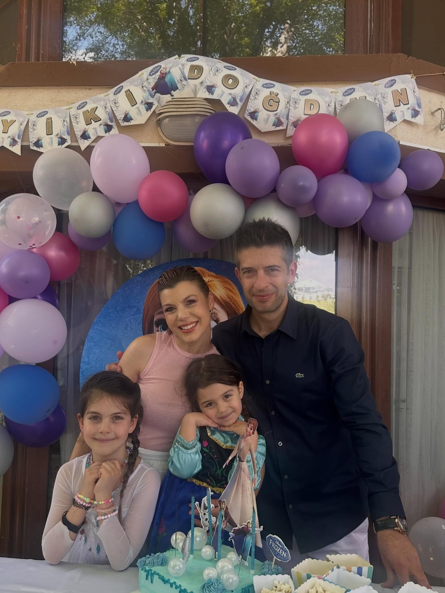 Aşklarını ilan ettiler.... Tatil sezonu birlikte açıldı