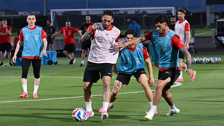 A Milli Futbol Takımı, Arizona'daki ilk idmanını taraftar eşliğinde yaptı