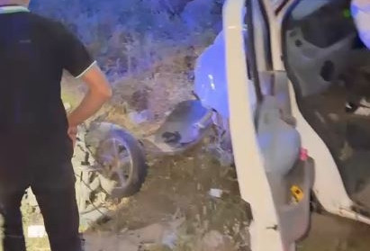 Minibüs ile çarpışan motosikletin sürücüsü öldü, 4 kişi yaralandı