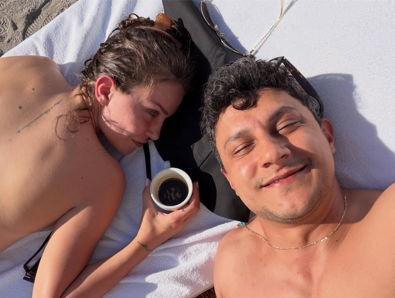 Aşklarını ilan ettiler.... Tatil sezonu birlikte açıldı
