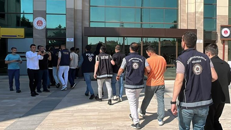 11 ilde yasa dışı bahis operasyonları: 15 milyar liralık işlem hacmi tespit edildi