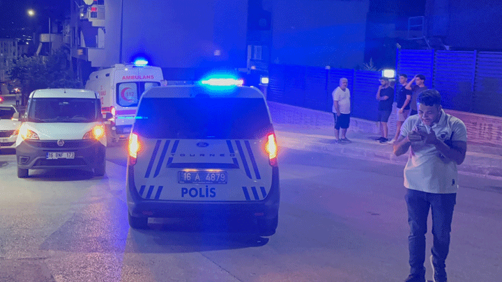 Bursa'da kafede silahlı saldırı: Bacağından vurup kaçtı
