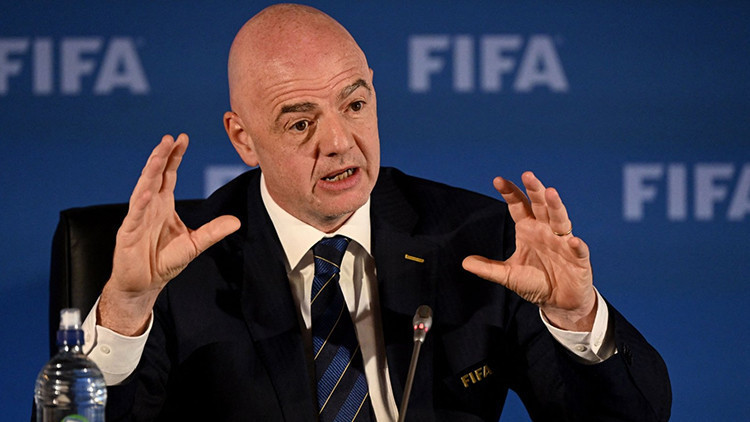 FIFA'dan transfer sisteminde devrim: Her futbolcuya serbest kalma bedeli, düşük maaşlıya transferden pay