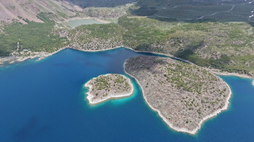 Nemrut Kalderası’na turist akını Türkiye’nin en büyüğü, dünyada ikinci Nemrut Kalderası’na turist akını Türkiye’nin en büyüğü, dünyada ikinci