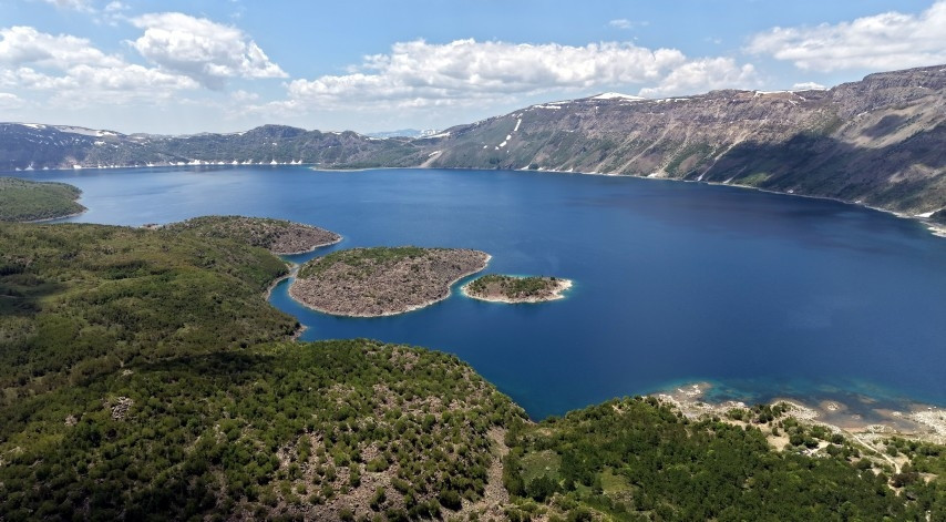 Nemrut Kalderası’na turist akını Türkiye’nin en büyüğü, dünyada ikinci Nemrut Kalderası’na turist akını Türkiye’nin en büyüğü, dünyada ikinci
