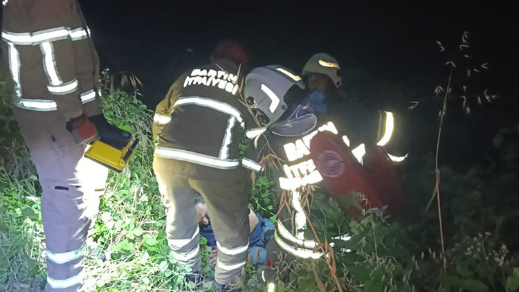 Tuvaletini yaparken 4 metreden ırmağa düştü