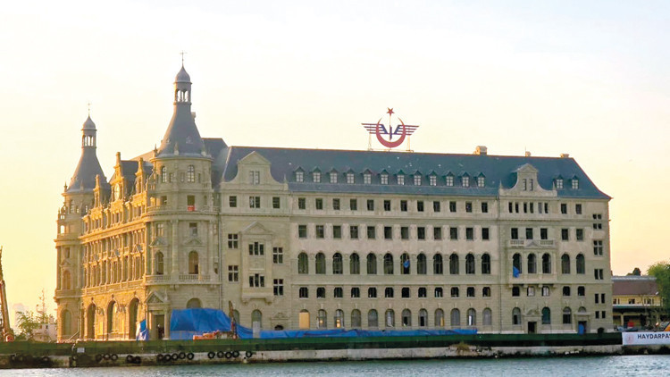 Bakan Mehmet Nuri Ersoy paylaştı! Haydarpaşa’da 3 cephe tamam