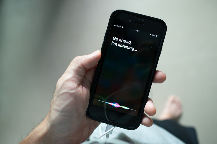 Apple, Siri'yi iOS 27 için 'tamamen yıkıp baştan inşa etti'