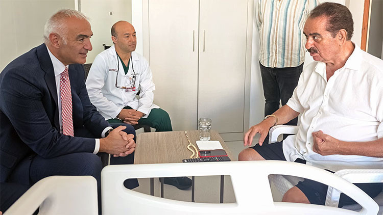 Kültür ve Turizm Bakanı Mehmet Nuri Ersoy'dan İbrahim Tatlıses'e geçmiş olsun ziyareti