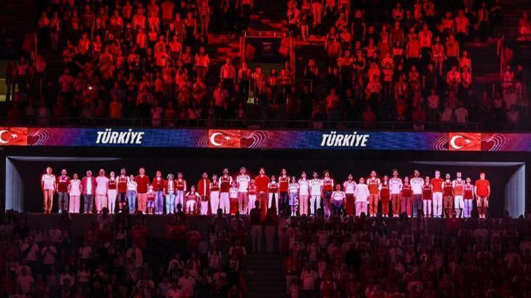 Voleybol Milletler Ligi'nde milli takıma hologram tribün desteği