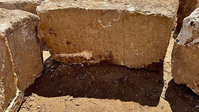 Üzerinde 4 kişinin ismi yazıyor Dedelerimiz anlatıyordu hep Üzerinde 4 kişinin ismi yazıyor Dedelerimiz anlatıyordu hep