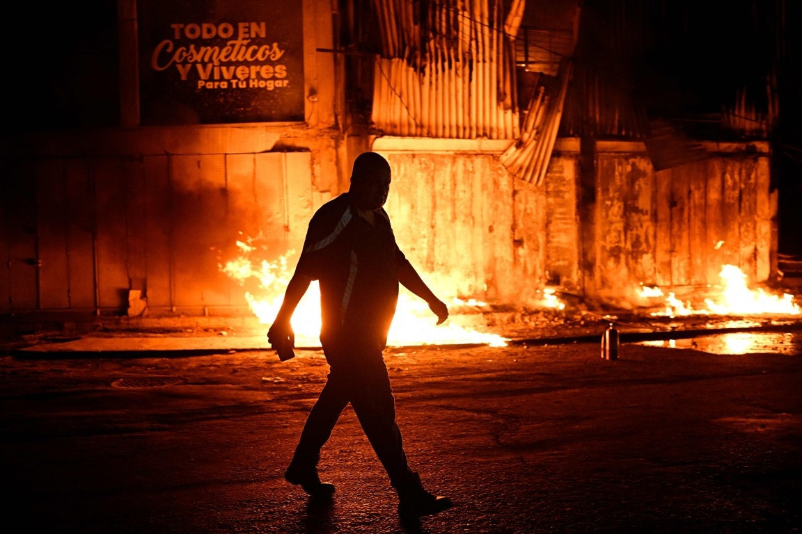 Venezuelada 7.2 ve 7.5 büyüklüğünde depremler Büyük yıkım objektiflere böyle yansıdı