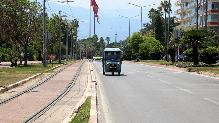 Yok böyle sıcaklık! Hissedilen sıcaklık 47 derece, nem oranı yüzde 70 ölçüldü
