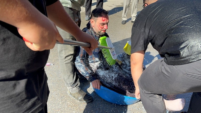 Evlendiğine pişman ettiler Düğün öncesi damada işkence gibi eğlence Evlendiğine pişman ettiler Düğün öncesi damada işkence gibi eğlence