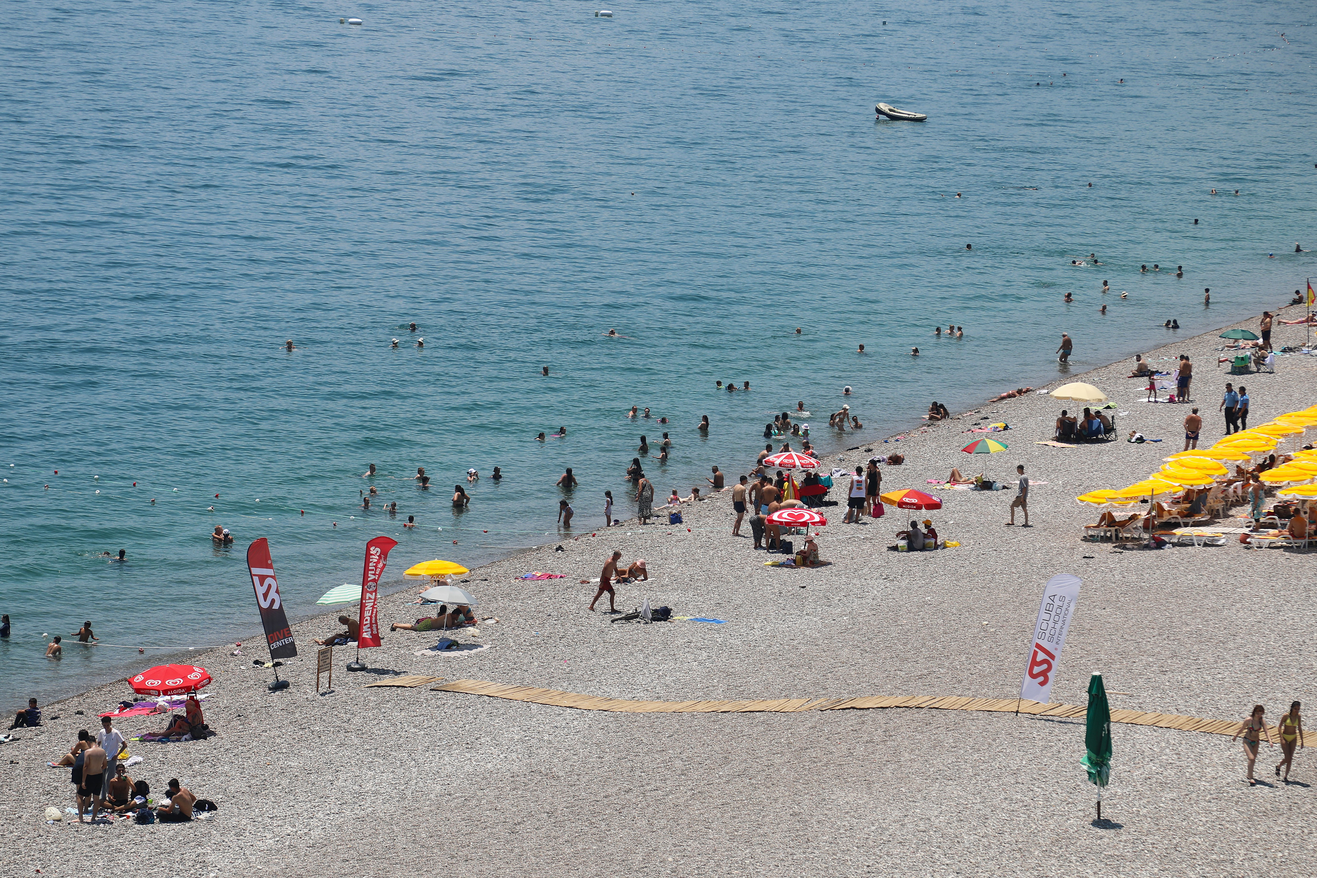 Antalya Haberleri - Antalya’da hava sıcaklığı 38 derece oldu, sahillerde yoğunluk yaşandı - Yerel Haberler