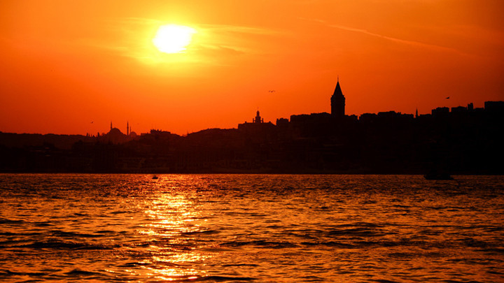 İstanbul'da bugün yılın en sıcak günü yaşanacak! Meteoroloji ve İstanbul Valiliği uyardı