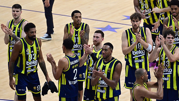 Fenerbahçe Beko'da iki oyuncuyla yollar ayrıldı