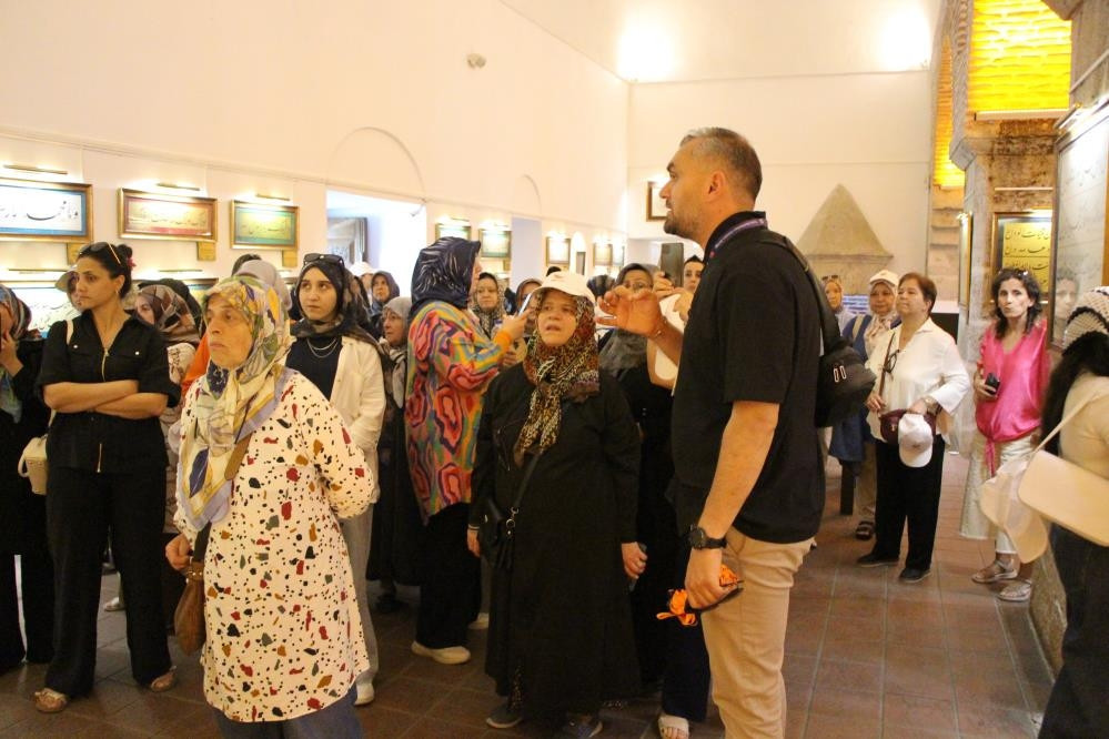  Görmek için kente geliyorlar Bir evde Hilye-i Şerif varsa o evde bereket vardır