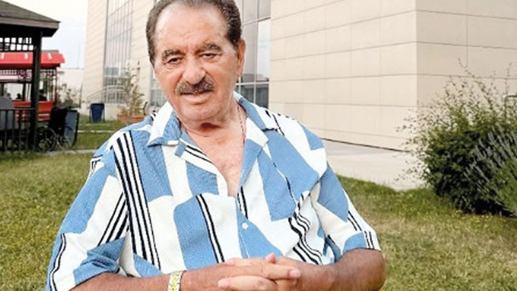 İbrahim Tatlıses fizik tedavi görüyor