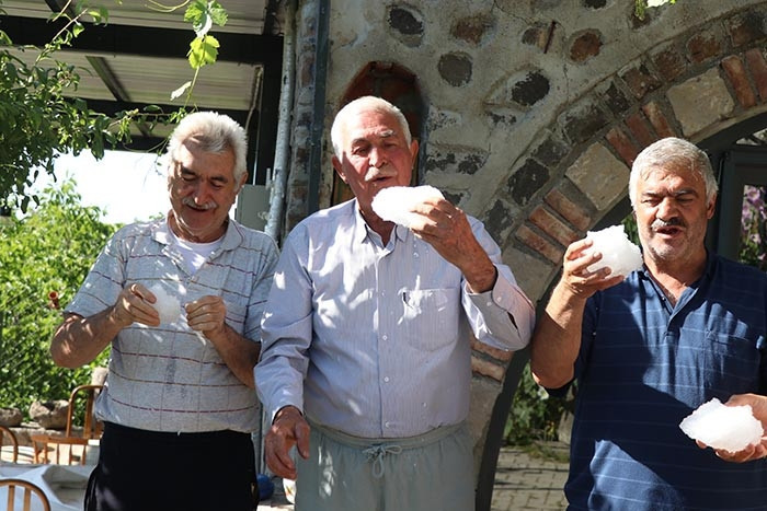  Gelene gidene dağıtıyorlar Burayı merak edenler gelsin